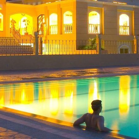 Chateau Elysee A3 Near Airport Wifi Kitchen Paranaque City Ngoại thất bức ảnh